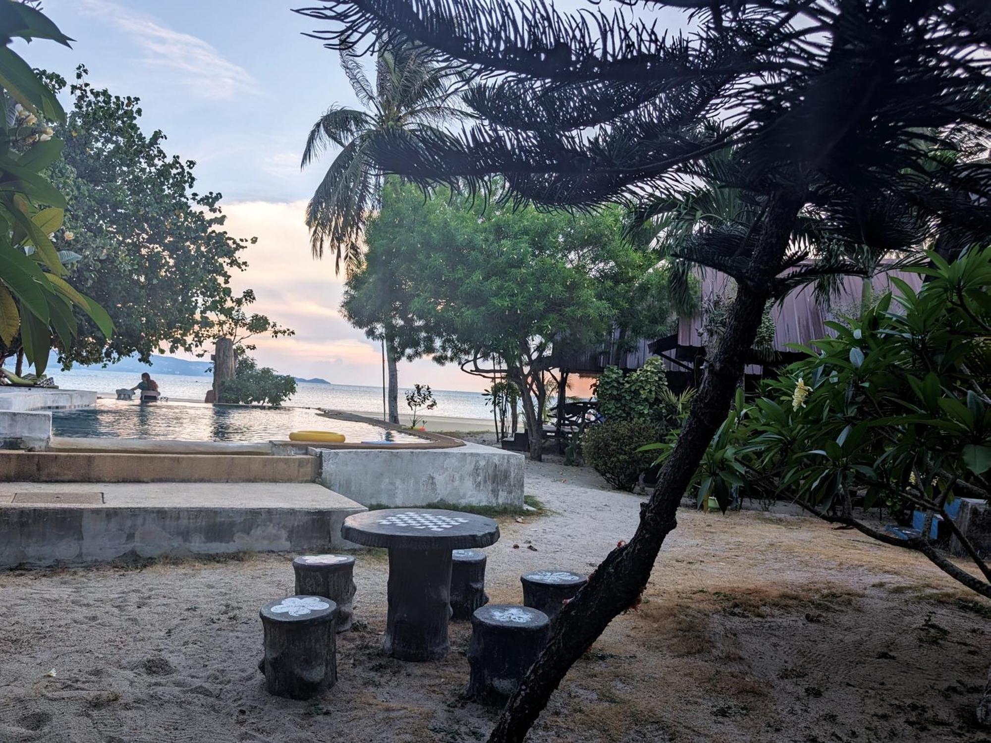 Munchies Bungalows Baan Tai Exteriör bild