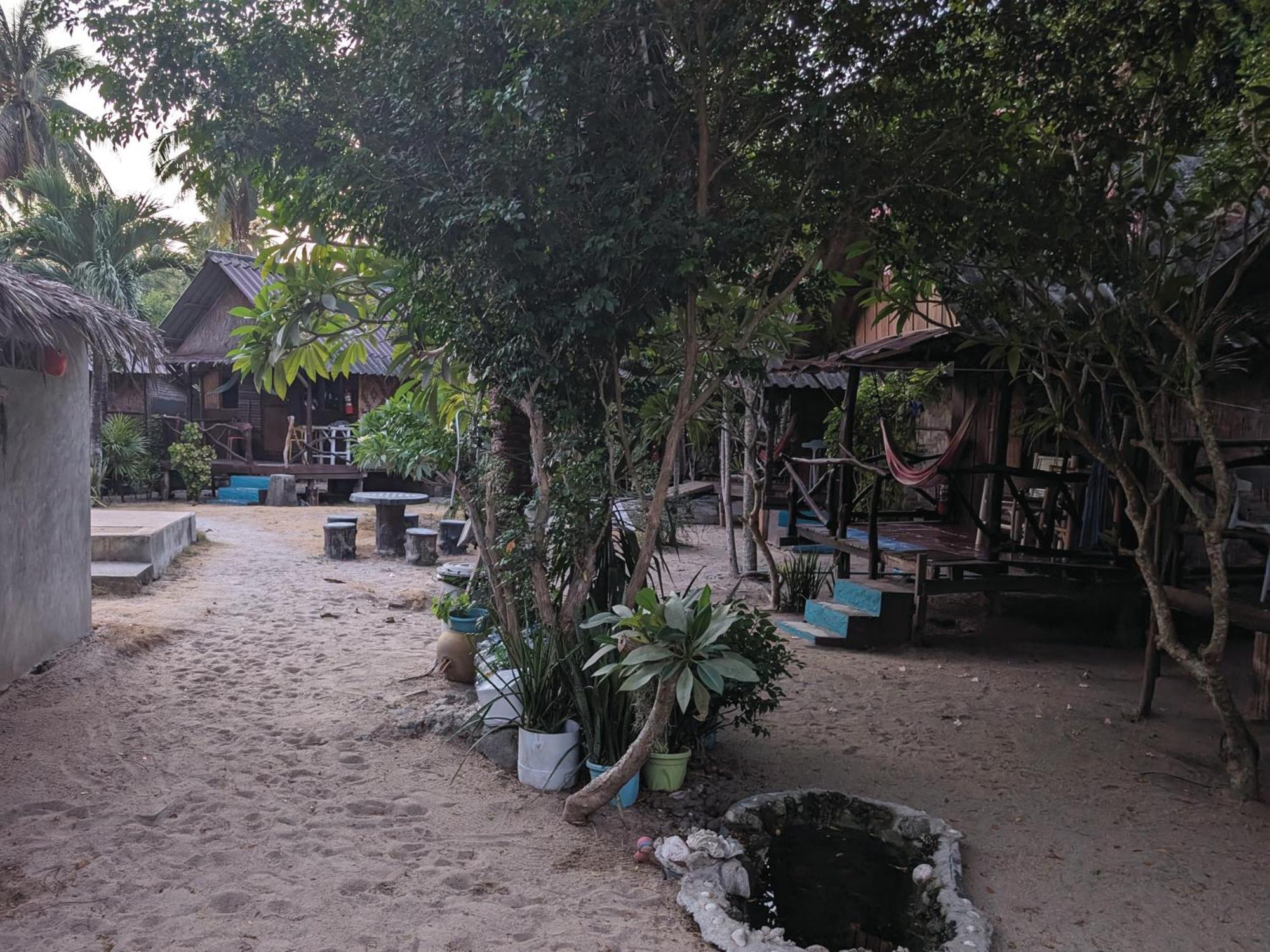 Munchies Bungalows Baan Tai Exteriör bild