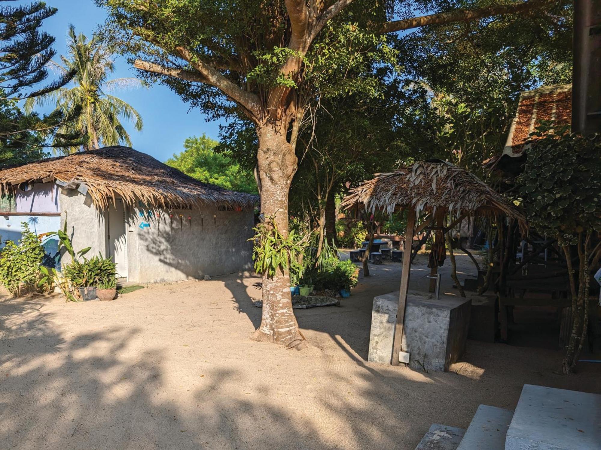 Munchies Bungalows Baan Tai Exteriör bild