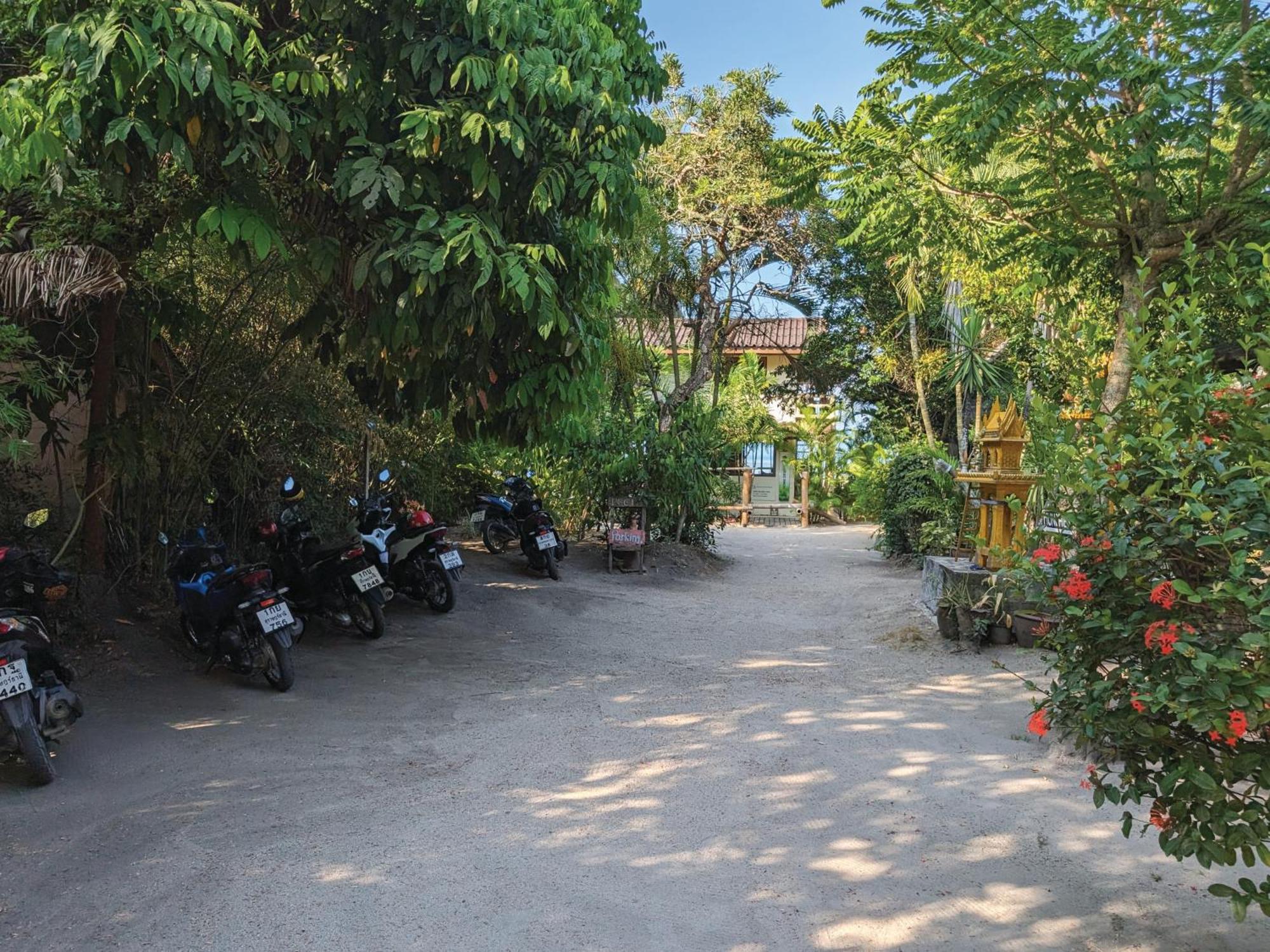 Munchies Bungalows Baan Tai Exteriör bild