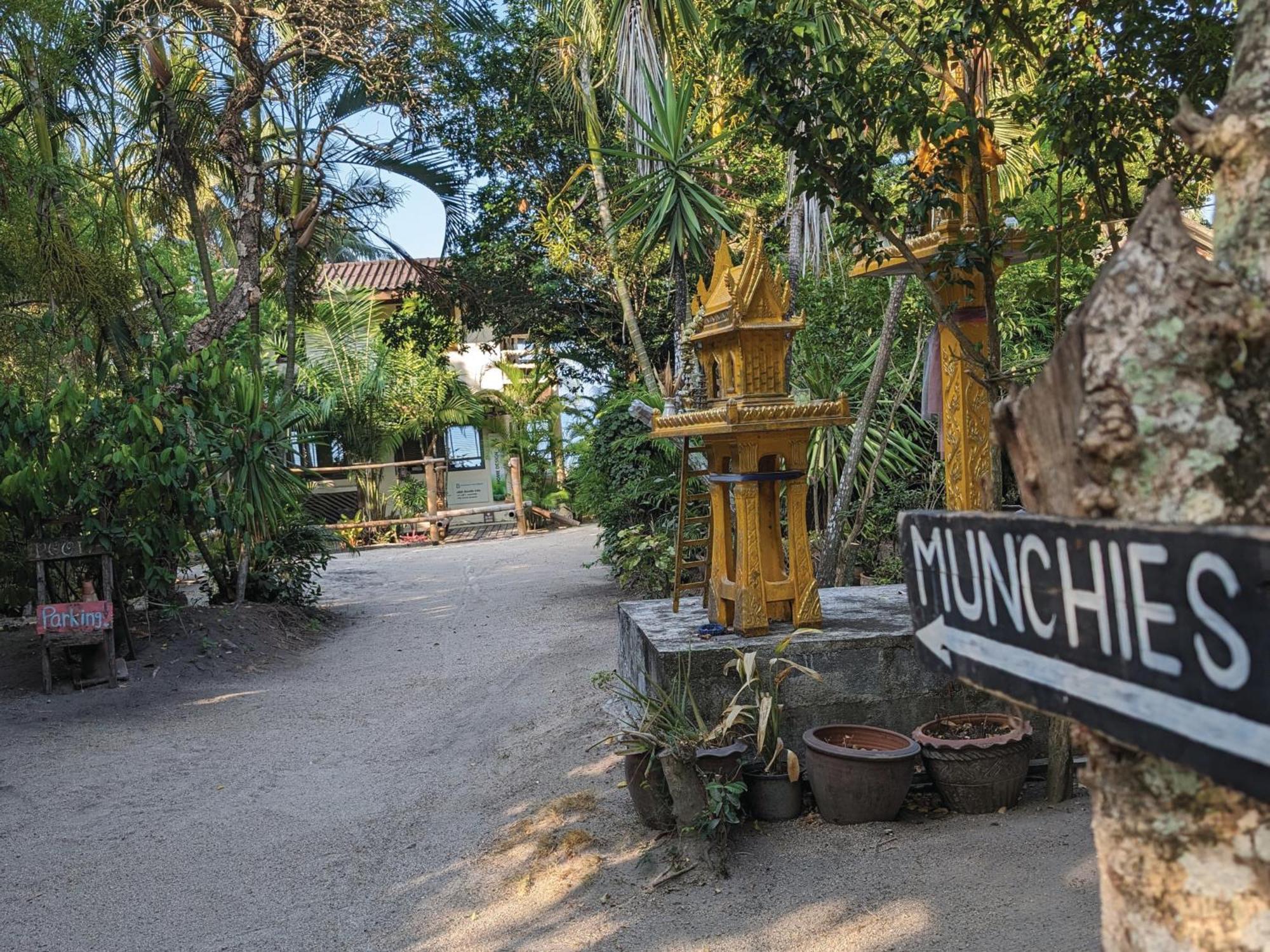 Munchies Bungalows Baan Tai Exteriör bild